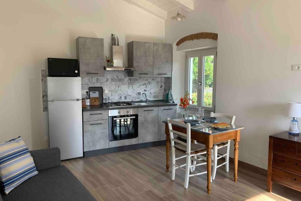 Ferienwohnung Antica Casa Nel Borgo Pietrasanta Exterior foto